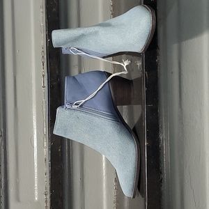 Blue Denim American Eagle booties Size 9 NWOT